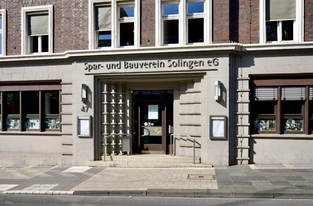 Spende vom Spar- und Bauverein Solingen für Ukraine-Hilfe